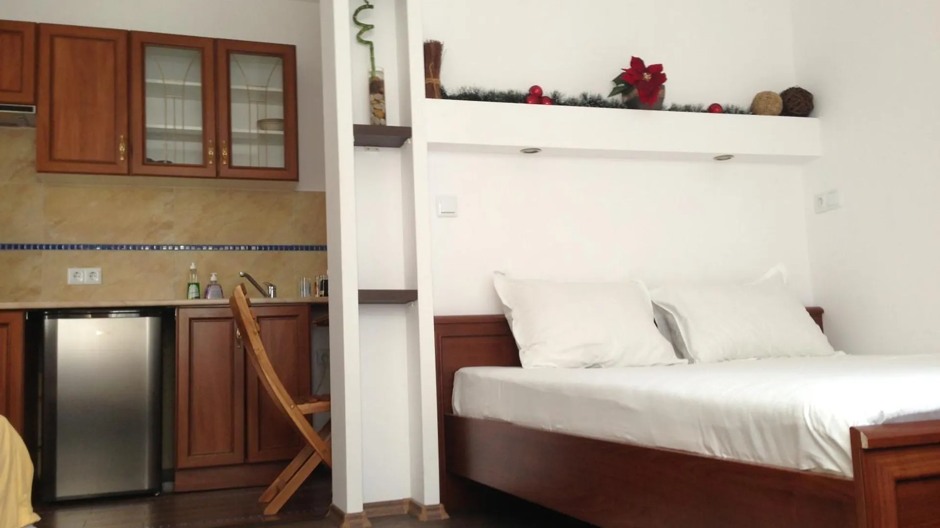 בית הארחה Guest Rooms Boutique וארנה