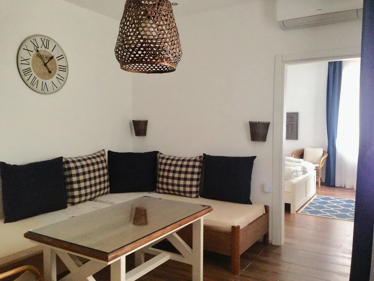 בית הארחה Guest Rooms Boutique וארנה